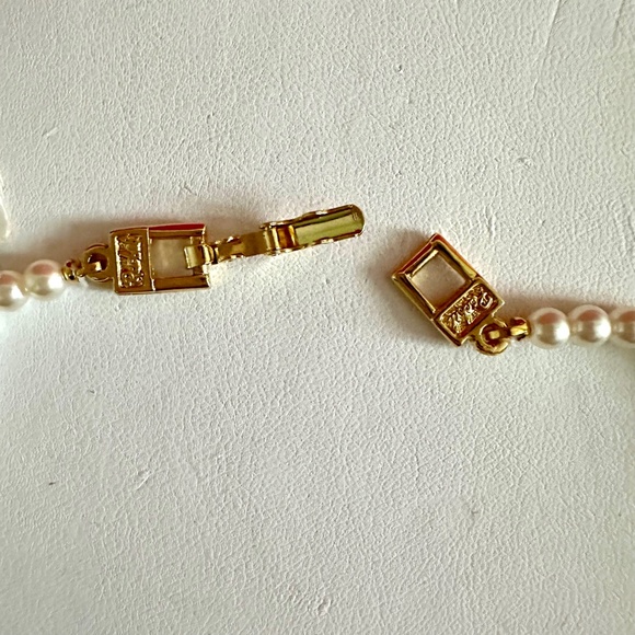 New Pearl design necklace and Earrings set - Picture 4 of 6